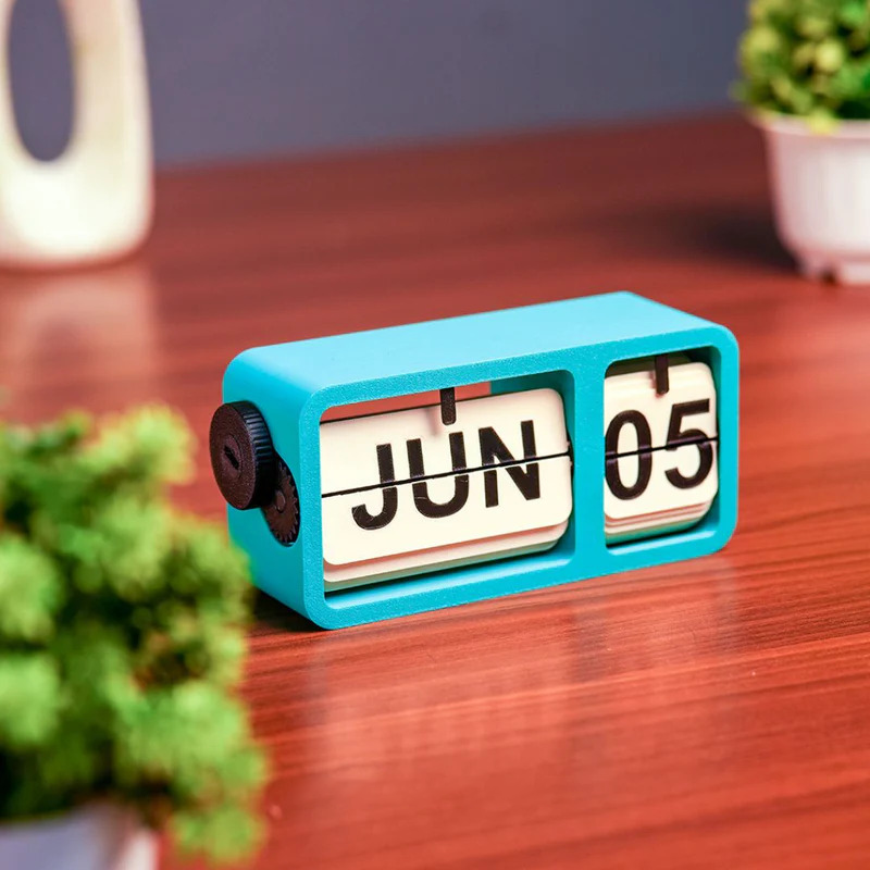 FlipFrame Desk Calendar